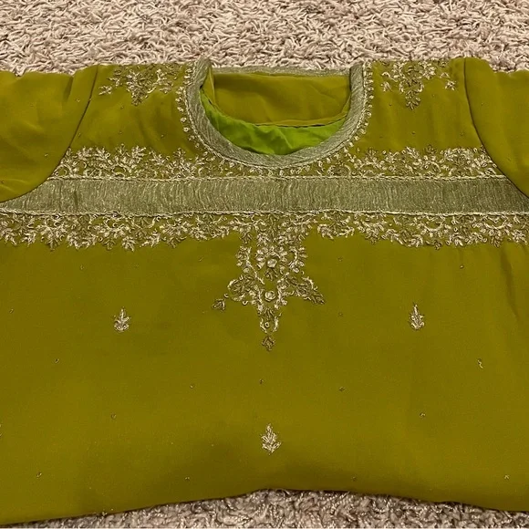 Indian pant suit with dupatta - Picture 5 of 5